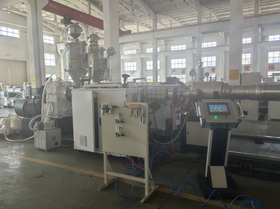 خط إنتاج بثق أنابيب DWC أوتوماتيكي موفر للطاقة وعالي الإنتاجية للصرف الصحي والصرف