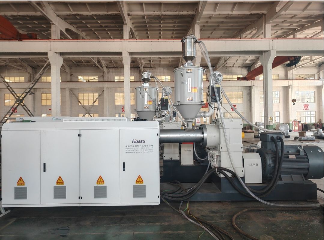 خط طحن الأنابيب الملوحة ذو الحائط المزدوج عالي السرعة مع مادة العدادات 20CrMnTi ونظام التحكم PLC