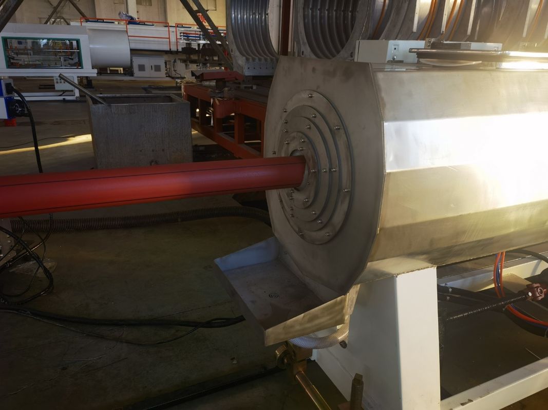 خط إخراج أنابيب Hdpe ذات الجدار الصلب الذي يتم التحكم به بواسطة PLC للحلول متعددة الاستخدامات وقابلة للتخصيص