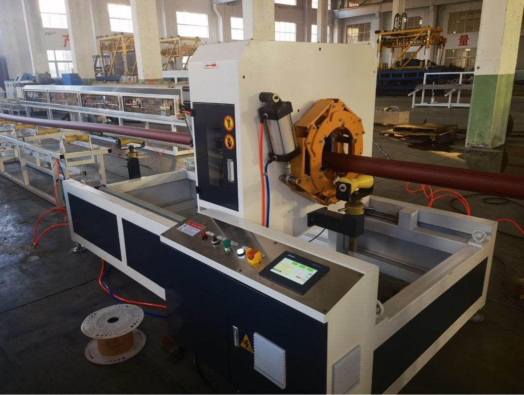 خط إخراج أنابيب Hdpe ذات الجدار الصلب الذي يتم التحكم به بواسطة PLC للحلول متعددة الاستخدامات وقابلة للتخصيص