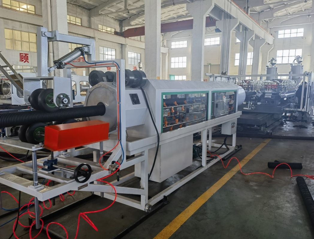 آلة أنابيب HDPE خط إخراج أنابيب مزدوجة الحائط المموجة لإمدادات المياه