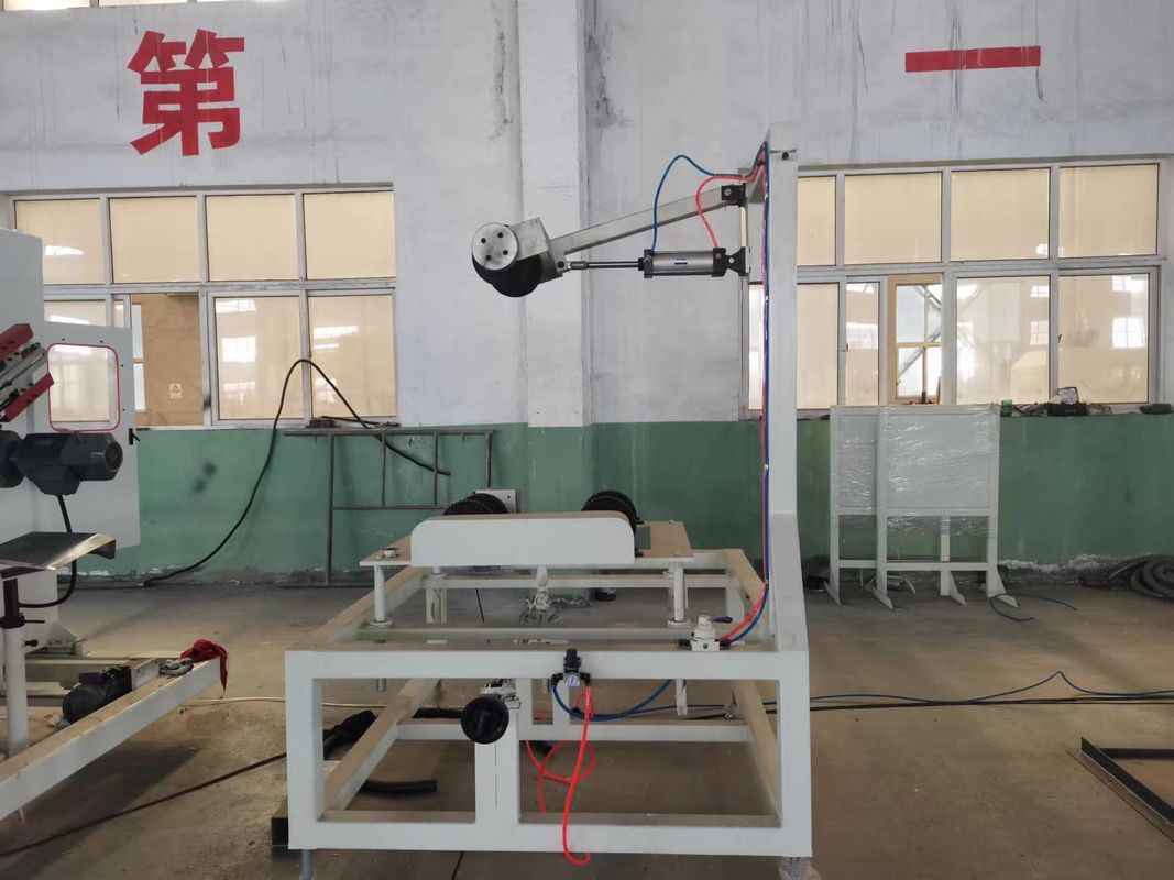 آلة إنتاج خط طحن الأنابيب المموجة المتحكم بها بواسطة سي إل سي من Siemens مع عمق النتريد من 0.4-0.7mm