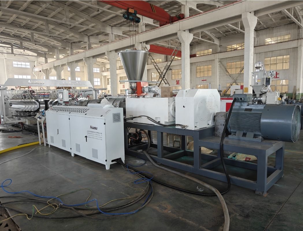 خط إنتاج أنابيب PVC المموجة لمصنع مستدام