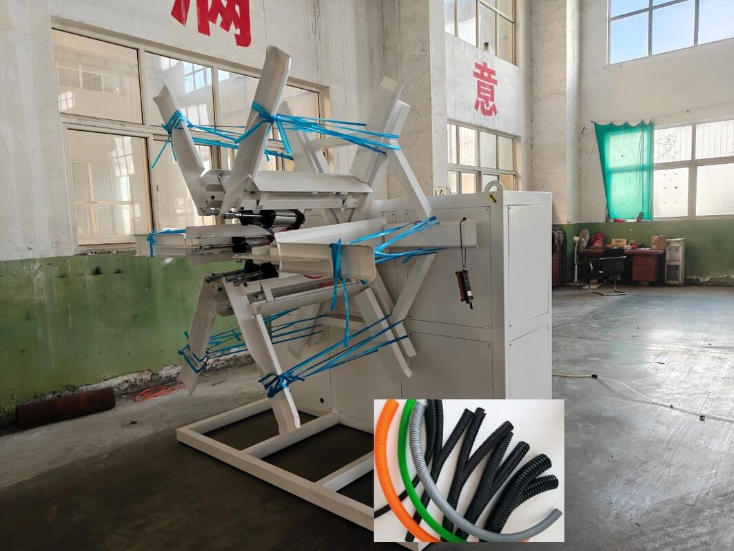 خط إنتاج بثق الأنابيب المموجة مزدوجة الجدار المبردة بالماء مع 48 قالبًا وصلابة الأسطوانة HV940