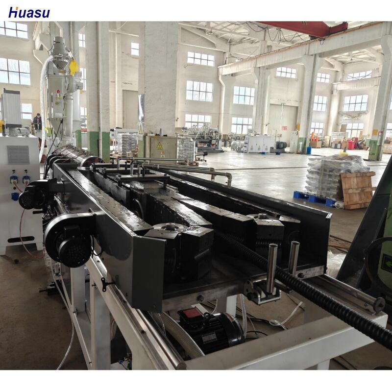 خط إنتاج بثق الأنابيب المموجة ذات الجدار الواحد مع تحكم PLC، قدرة محرك 37 كيلو واط، وضمان لمدة سنة واحدة