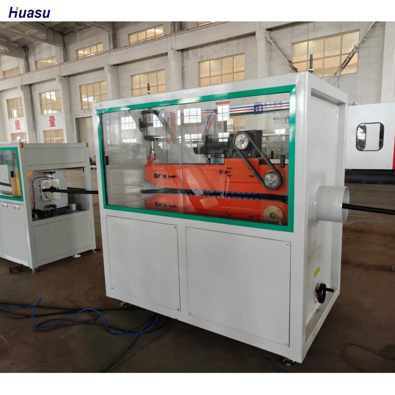 خط إنتاج بثق الأنابيب المموجة ذات الجدار الواحد مع تبريد مائي ومحرك سيمنز لإنتاج مستقر وعالي السرعة