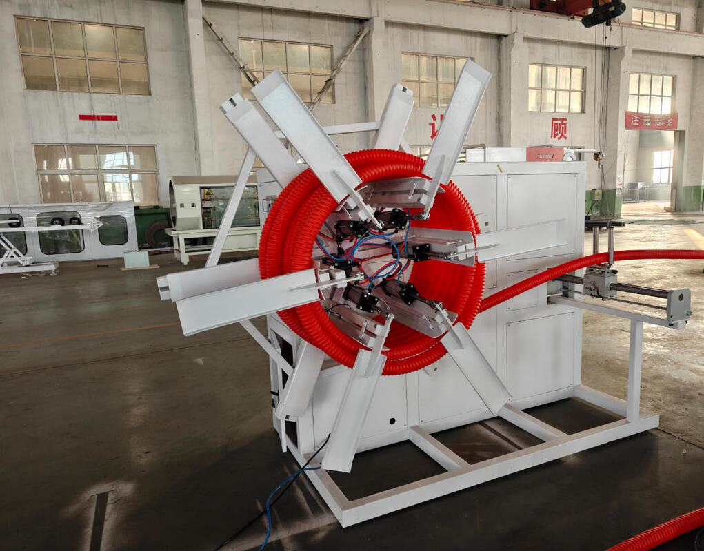 تبريد المياه خط إخراج الأنابيب المموجة ذات الجدار الواحد مع نسبة Ld 33/38/40 وتغذية تلقائية لإنتاج الأنابيب البلاستيكية