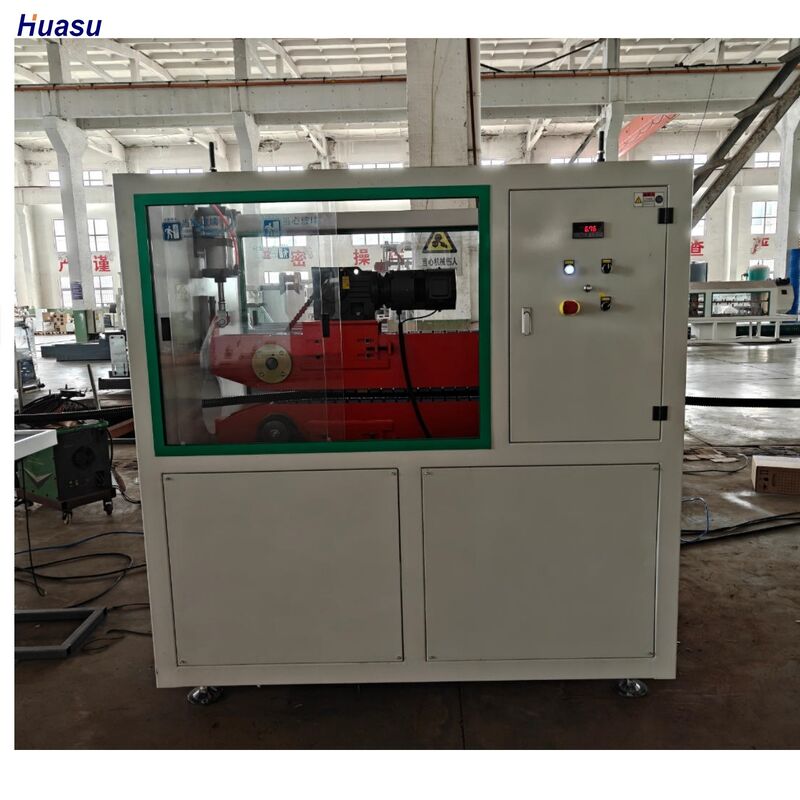 خط إنتاج بثق الأنابيب المموجة ذات الجدار الواحد لنظام تبريد المياه لمعالجة البلاستيك PE مع مادة أسطوانة 38CrMoAlA