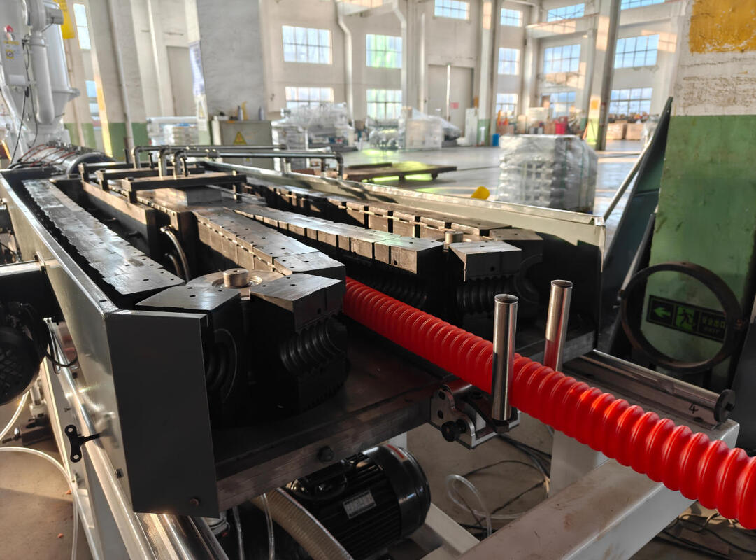 خط إنتاج بثق الأنابيب المموجة مزدوجة الجدار الكهربائية من سيمنز مع تبريد مائي وقدرة إنتاجية 100 كجم/ساعة - 2000 كجم/ساعة