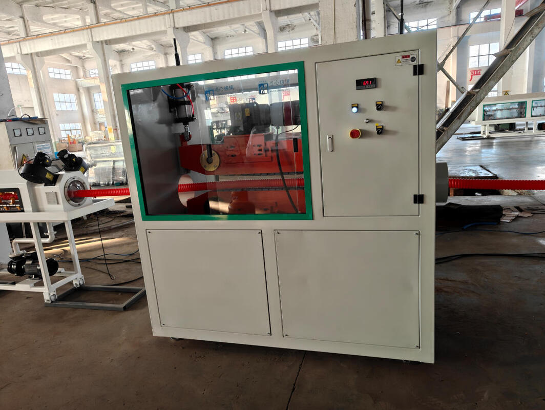 خط إنتاج أنابيب مموجة بجدار واحد مع نظام تحكم PLC ومحرك رئيسي من Siemens وتبريد مائي