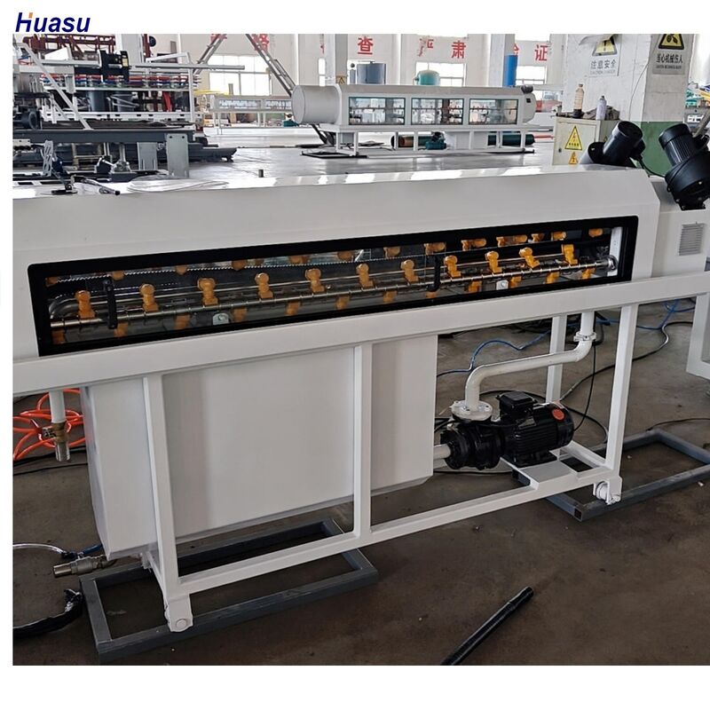 خط إنتاج بثق الأنابيب المموجة مزدوجة الجدار مع أجزاء كهربائية رئيسية من سيمنز، مادة تروس 20CrMnTi، وبرغي أسطوانة HV>740