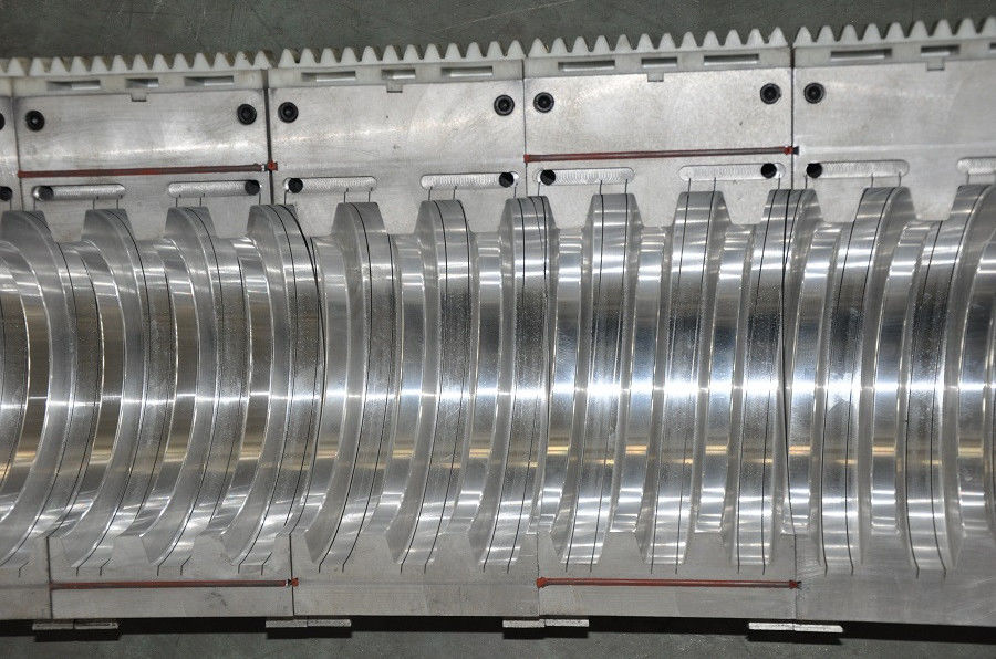 HDPE / PVC / PE واحدة ستريت الأنابيب المموج النتوء خط أنابيب الكربون صنع الآلات