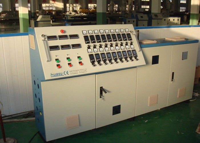 ماكينة بثق الأنبوب الحلزوني (PE) متعدد الطبقات PE / PP (خط بثق واحد) Dieф50-200mm