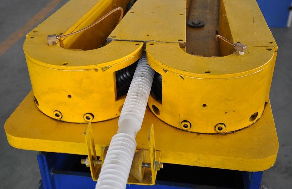 PE / PP / PVC / EVA جدار واحد خط إنتاج الأنابيب المموجة ، آلة لحام الأنابيب البلاستيكية PP