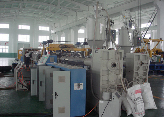 HDPE PP DWC آلات الأنابيب المموجة مزدوجة الجدار مع نظام سيمنز HMI