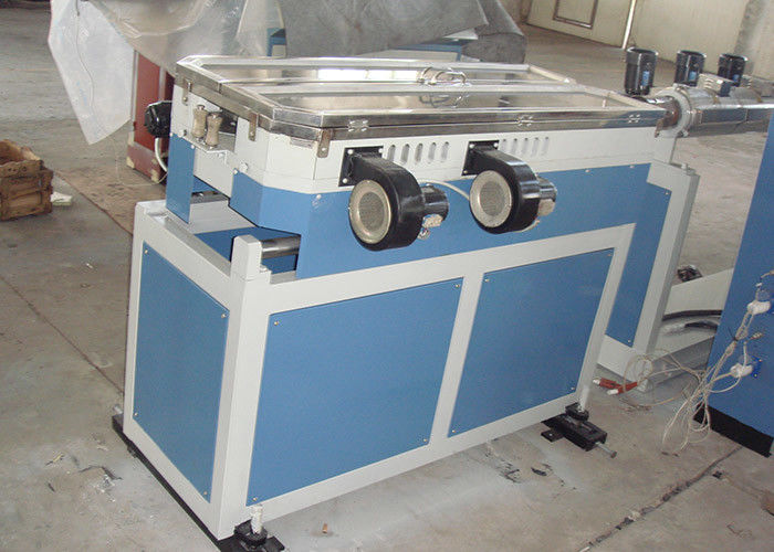 البلاستيك UPVC PVC CPVC الأنابيب HDPE PPR PE PP أنابيب المياه الكهربائية أنبوب خرطوم خط إنتاج البثق