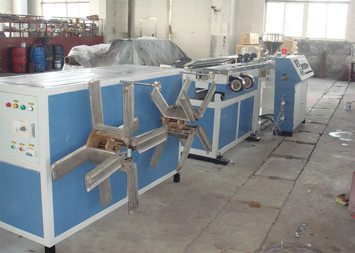 البلاستيك UPVC PVC CPVC الأنابيب HDPE PPR PE PP أنابيب المياه الكهربائية أنبوب خرطوم خط إنتاج البثق